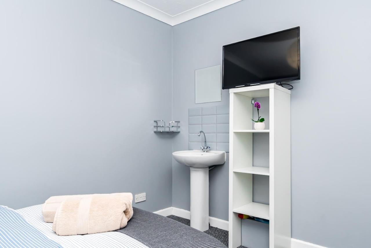 Shirley House 2, Self Catering Guest House, Self Check In, Smart Locks, 10 Min Walk To Southampton General, Aspire And Princess Anne Hospitals, Access To Fully Equipped Kitchen, Excellent Transport Links, Ideal For Longer Stays And Hospital Shifts Luaran gambar