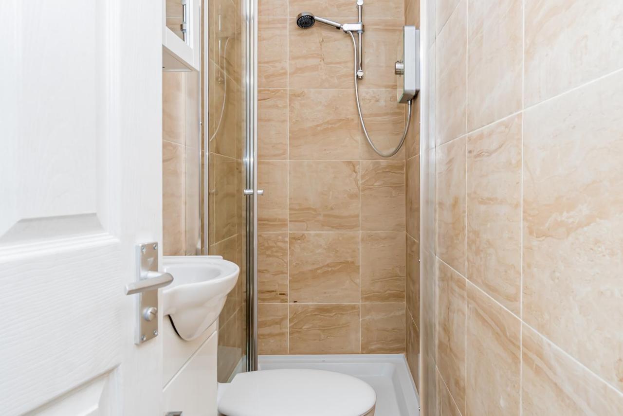 Shirley House 2, Self Catering Guest House, Self Check In, Smart Locks, 10 Min Walk To Southampton General, Aspire And Princess Anne Hospitals, Access To Fully Equipped Kitchen, Excellent Transport Links, Ideal For Longer Stays And Hospital Shifts Luaran gambar