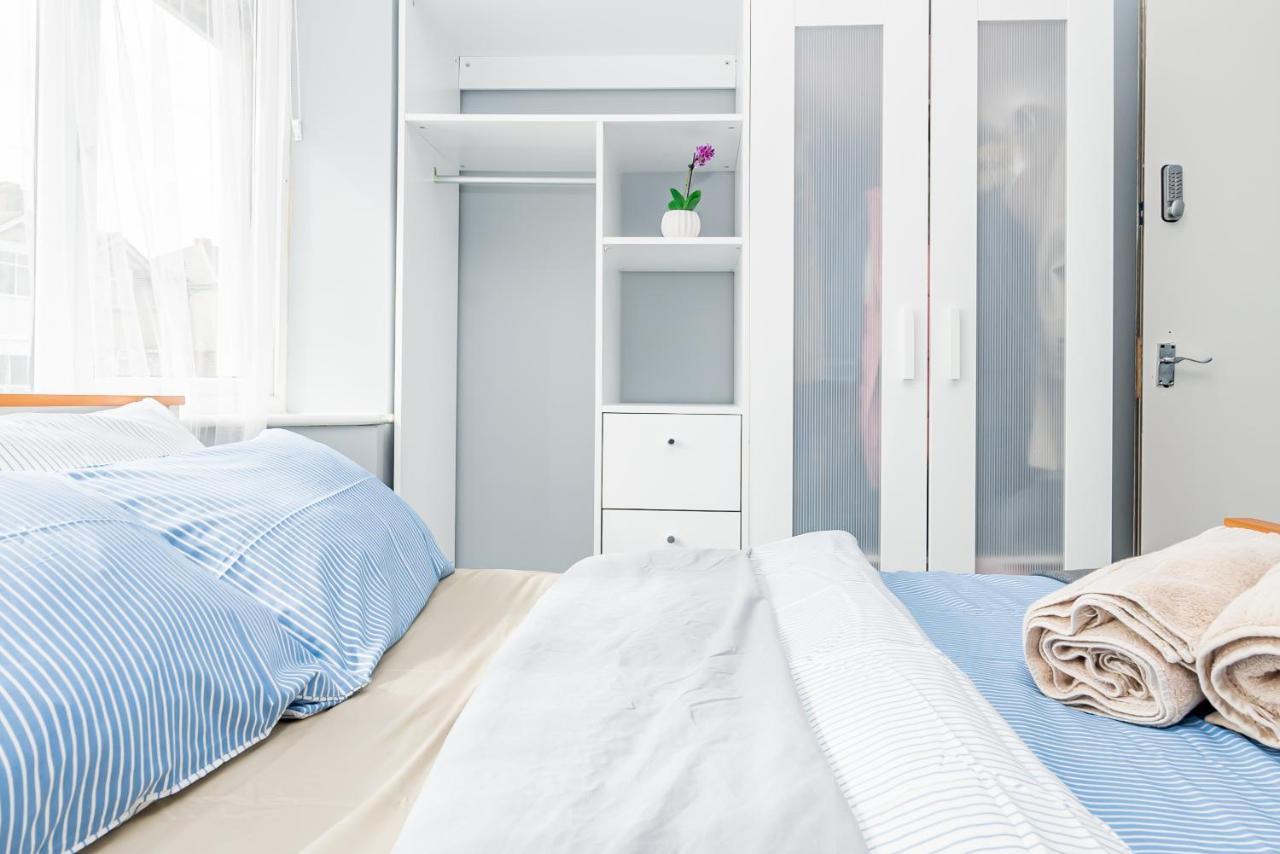 Shirley House 2, Self Catering Guest House, Self Check In, Smart Locks, 10 Min Walk To Southampton General, Aspire And Princess Anne Hospitals, Access To Fully Equipped Kitchen, Excellent Transport Links, Ideal For Longer Stays And Hospital Shifts Luaran gambar