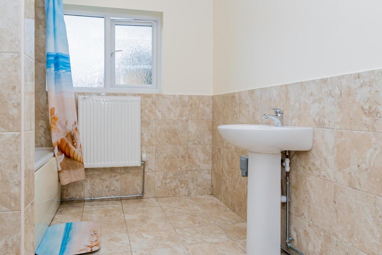 Shirley House 2, Self Catering Guest House, Self Check In, Smart Locks, 10 Min Walk To Southampton General, Aspire And Princess Anne Hospitals, Access To Fully Equipped Kitchen, Excellent Transport Links, Ideal For Longer Stays And Hospital Shifts Luaran gambar