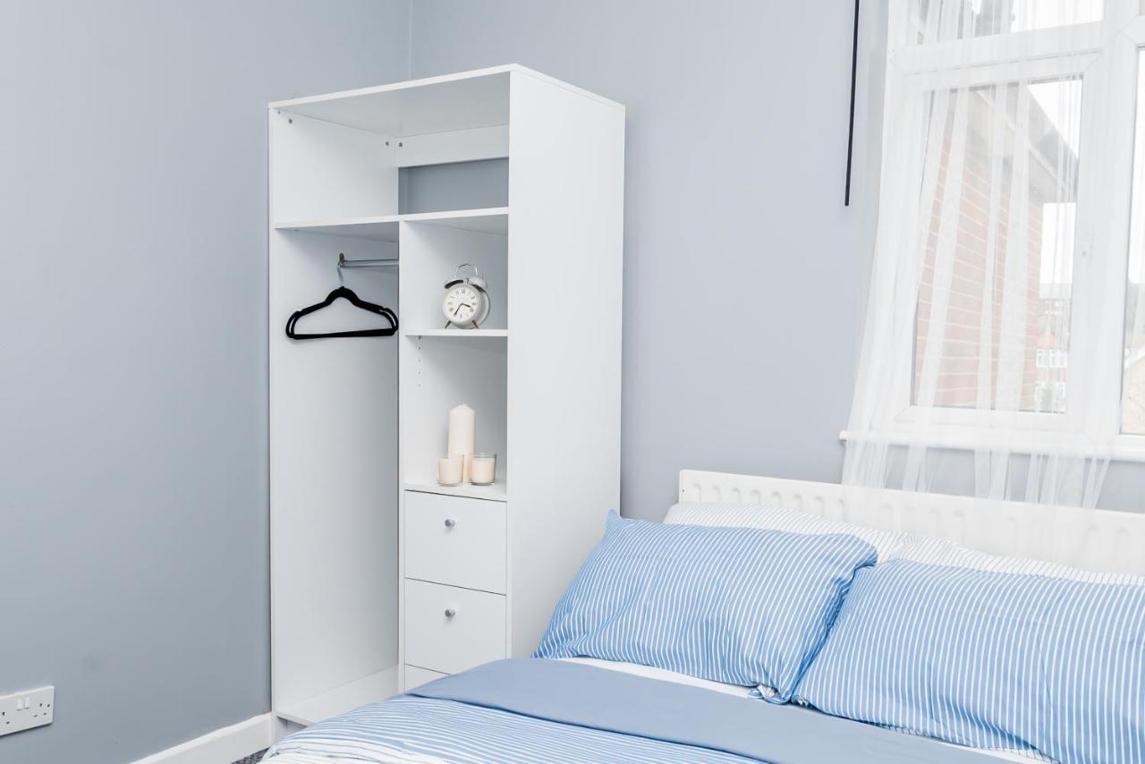 Shirley House 2, Self Catering Guest House, Self Check In, Smart Locks, 10 Min Walk To Southampton General, Aspire And Princess Anne Hospitals, Access To Fully Equipped Kitchen, Excellent Transport Links, Ideal For Longer Stays And Hospital Shifts Luaran gambar