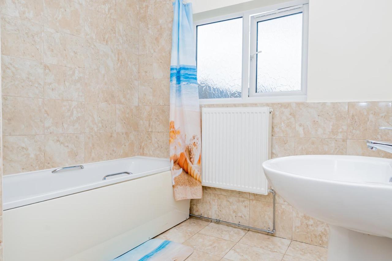 Shirley House 2, Self Catering Guest House, Self Check In, Smart Locks, 10 Min Walk To Southampton General, Aspire And Princess Anne Hospitals, Access To Fully Equipped Kitchen, Excellent Transport Links, Ideal For Longer Stays And Hospital Shifts Luaran gambar