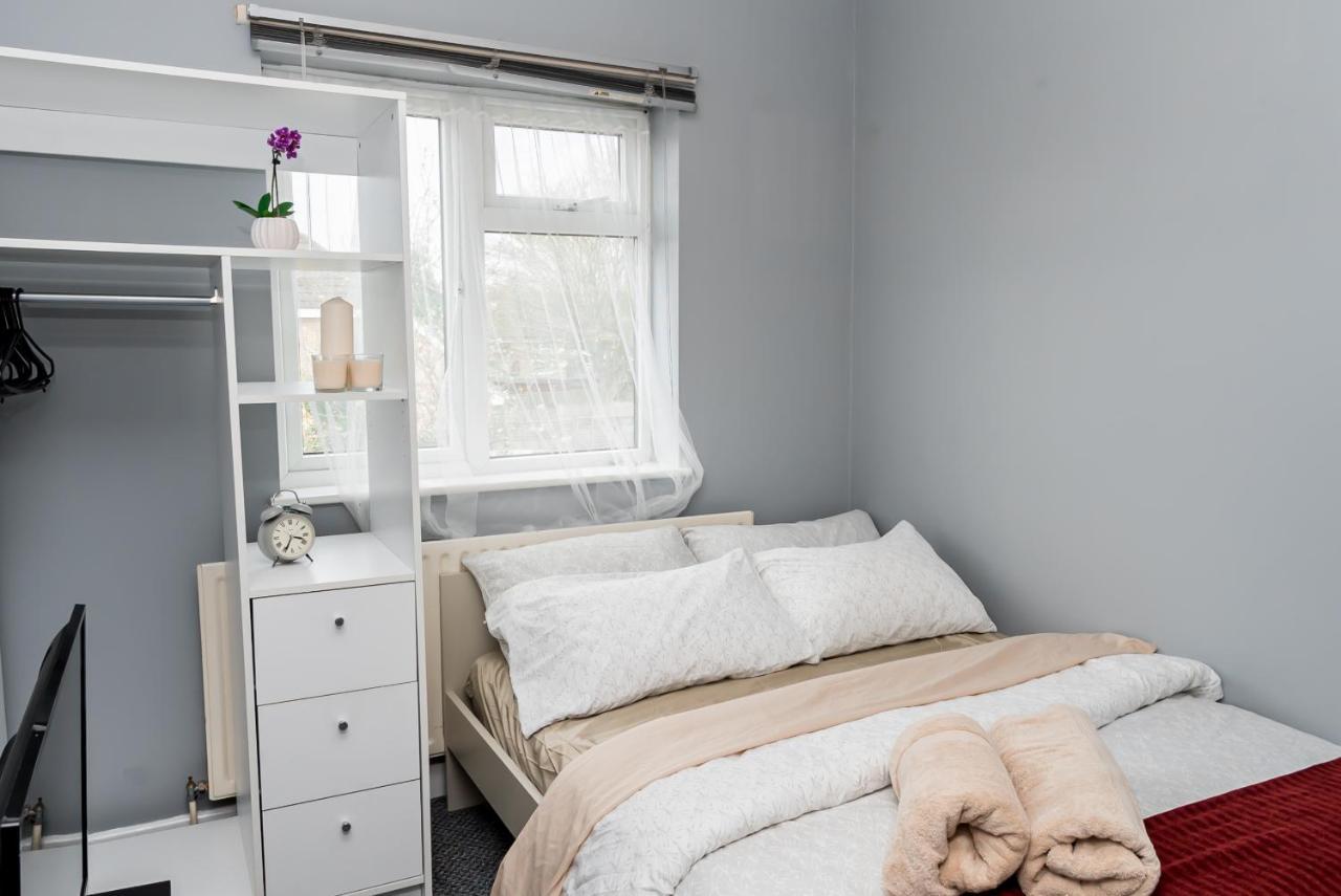 Shirley House 2, Self Catering Guest House, Self Check In, Smart Locks, 10 Min Walk To Southampton General, Aspire And Princess Anne Hospitals, Access To Fully Equipped Kitchen, Excellent Transport Links, Ideal For Longer Stays And Hospital Shifts Luaran gambar