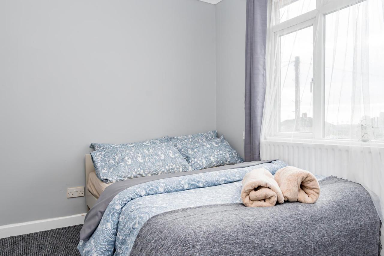 Shirley House 2, Self Catering Guest House, Self Check In, Smart Locks, 10 Min Walk To Southampton General, Aspire And Princess Anne Hospitals, Access To Fully Equipped Kitchen, Excellent Transport Links, Ideal For Longer Stays And Hospital Shifts Luaran gambar