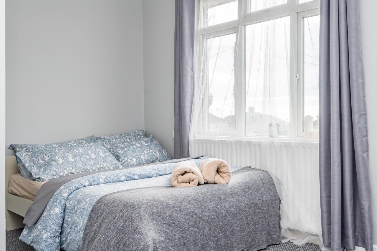 Shirley House 2, Self Catering Guest House, Self Check In, Smart Locks, 10 Min Walk To Southampton General, Aspire And Princess Anne Hospitals, Access To Fully Equipped Kitchen, Excellent Transport Links, Ideal For Longer Stays And Hospital Shifts Luaran gambar